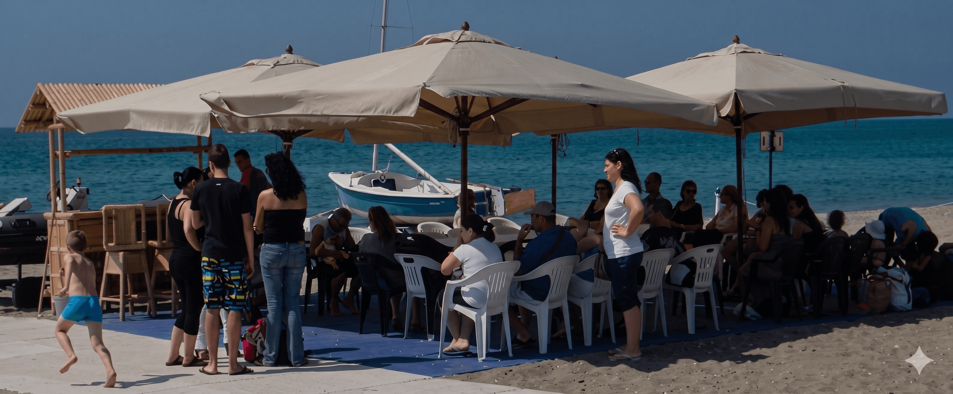 Bambini e ragazzi durante le attività della Scuola Vela Federale a Terracina - Corsi su derive Optimist e Laser per la nautica giovanile